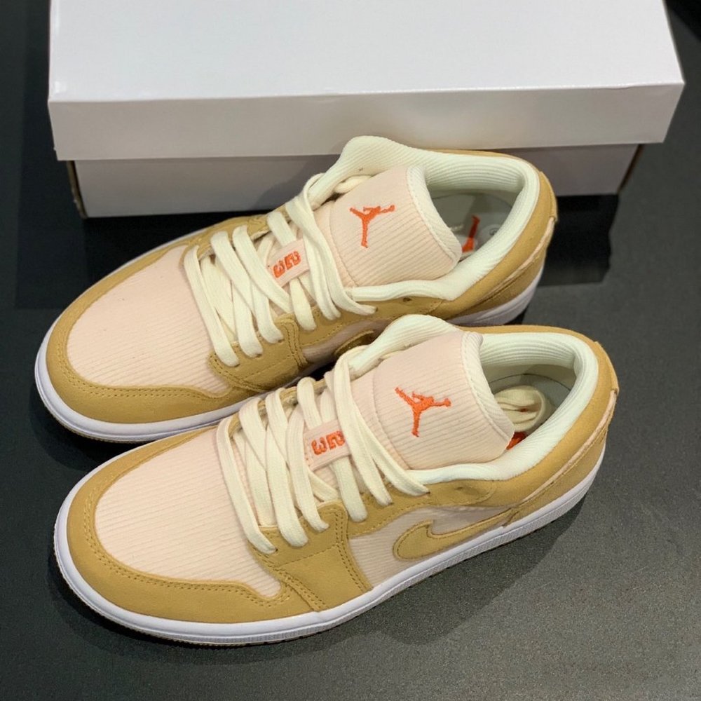 Air Jordan 1 Low SE "Corduroy"